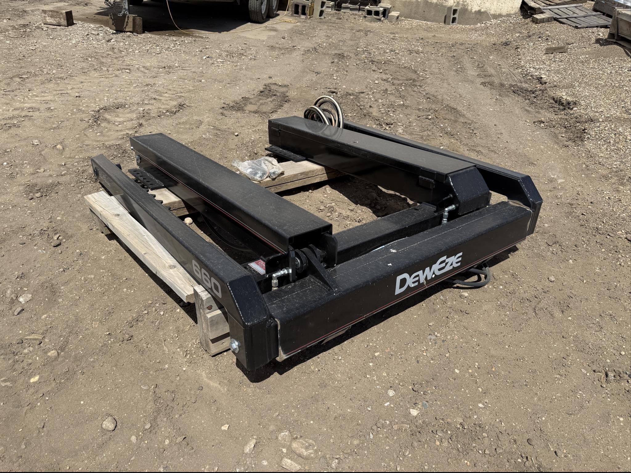 DewEze 660 Equipment Image0