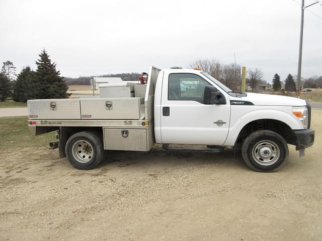 Image of Ford F-350 equipment image 4