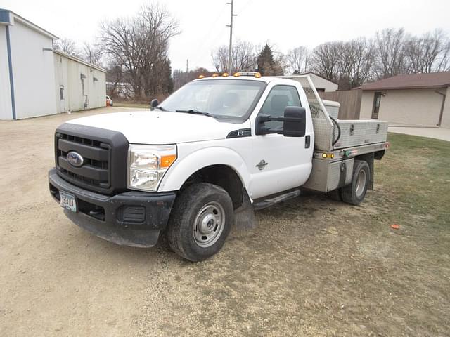 Image of Ford F-350 equipment image 1