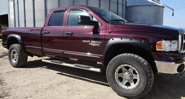 2005 Dodge Ram 2500 Equipment Image0