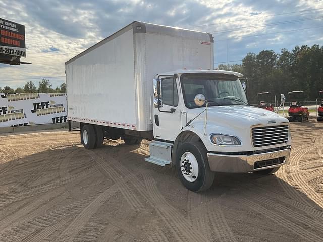 Image of Freightliner M2 equipment image 2