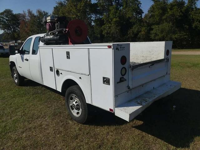 Image of Chevrolet 2500HD equipment image 3