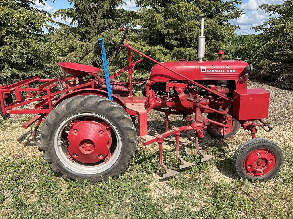 Main image Farmall Cub
