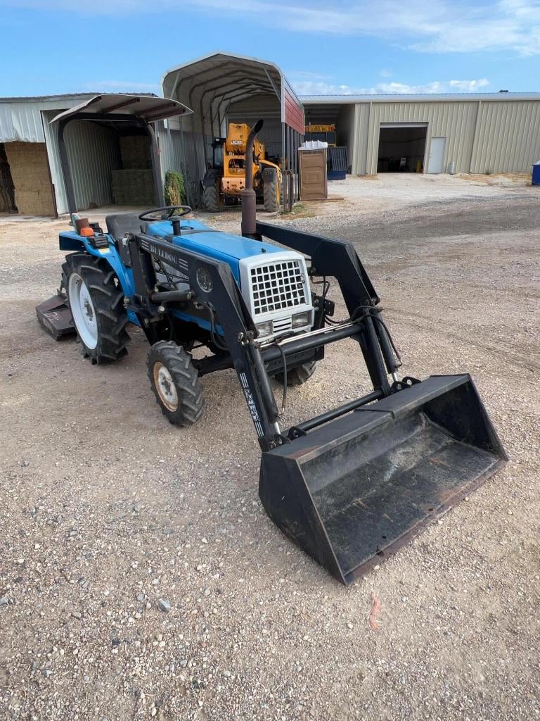 2001 Mitsubishi MT2001 Equipment Image0
