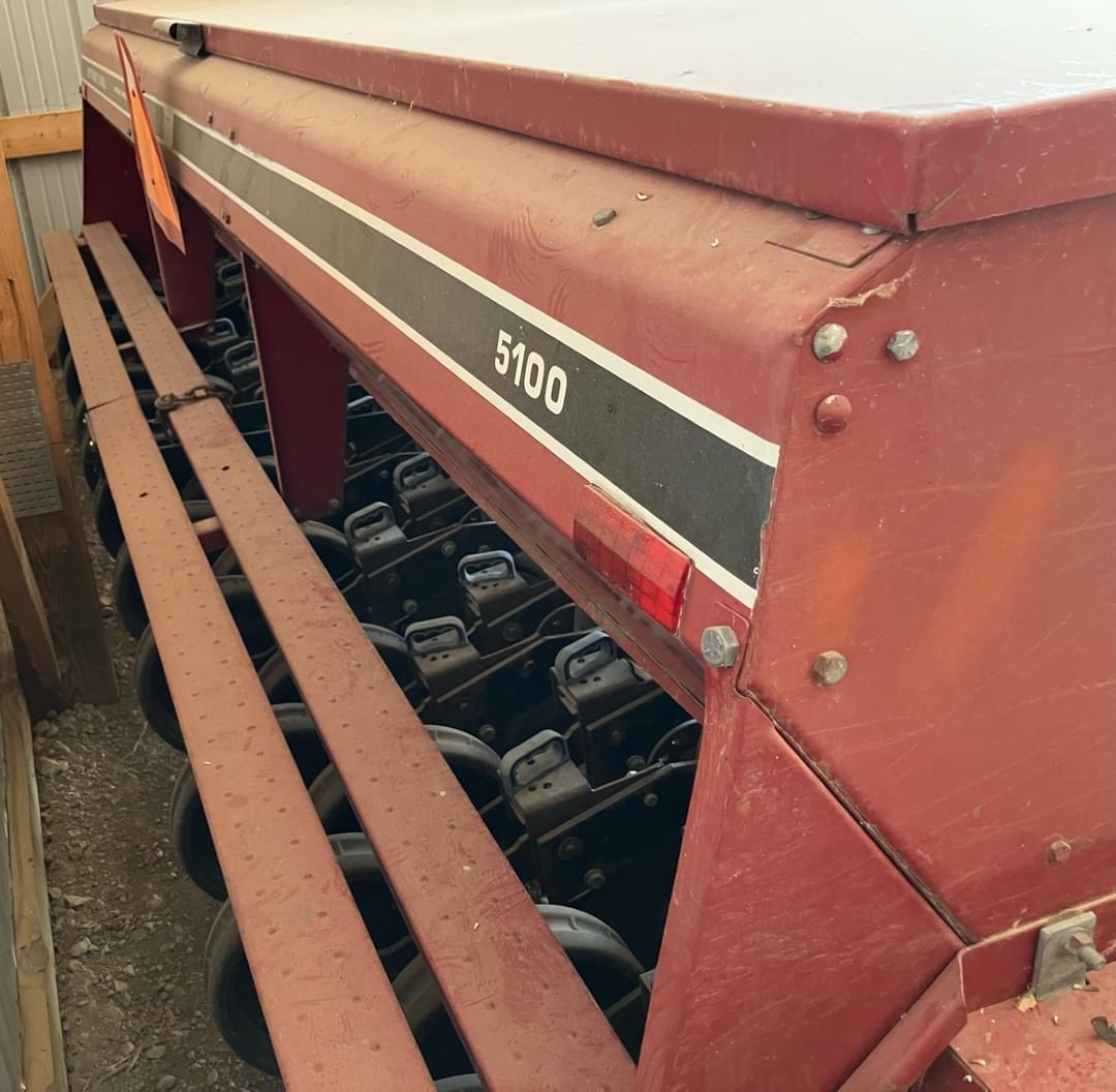 Image of International Harvester 5100 Image 1