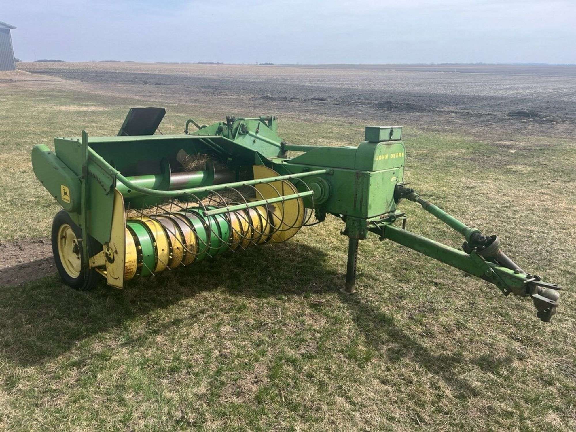 John Deere 24T Equipment Image0