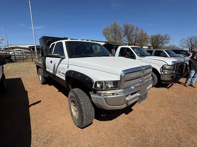 Image of Dodge Ram 2500 equipment image 4