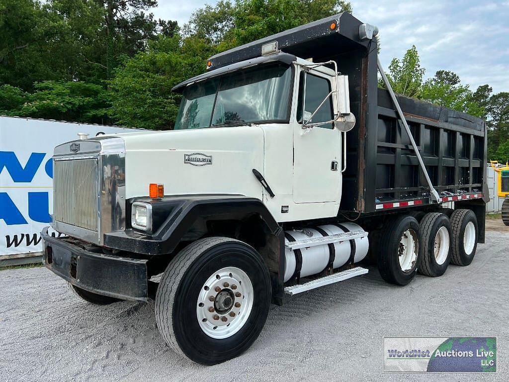 Main image White GMC ACL64 1