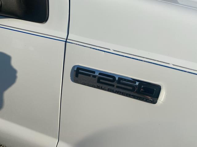 Image of Ford F-250 equipment image 4
