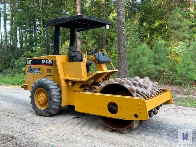 Image of Caterpillar CP-433C equipment image 3