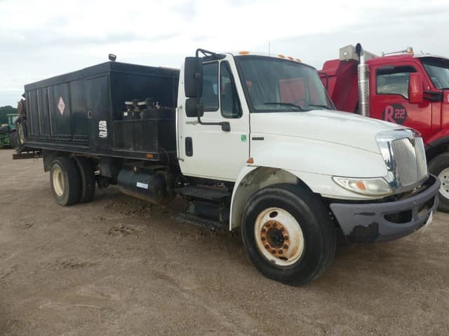 Image of International Durastar 4300 equipment image 1