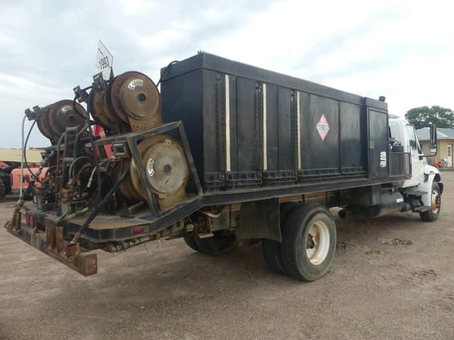 Image of International Durastar 4300 equipment image 2