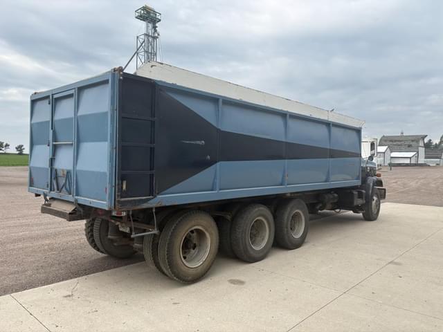 Image of Chevrolet Kodiak 70 equipment image 4
