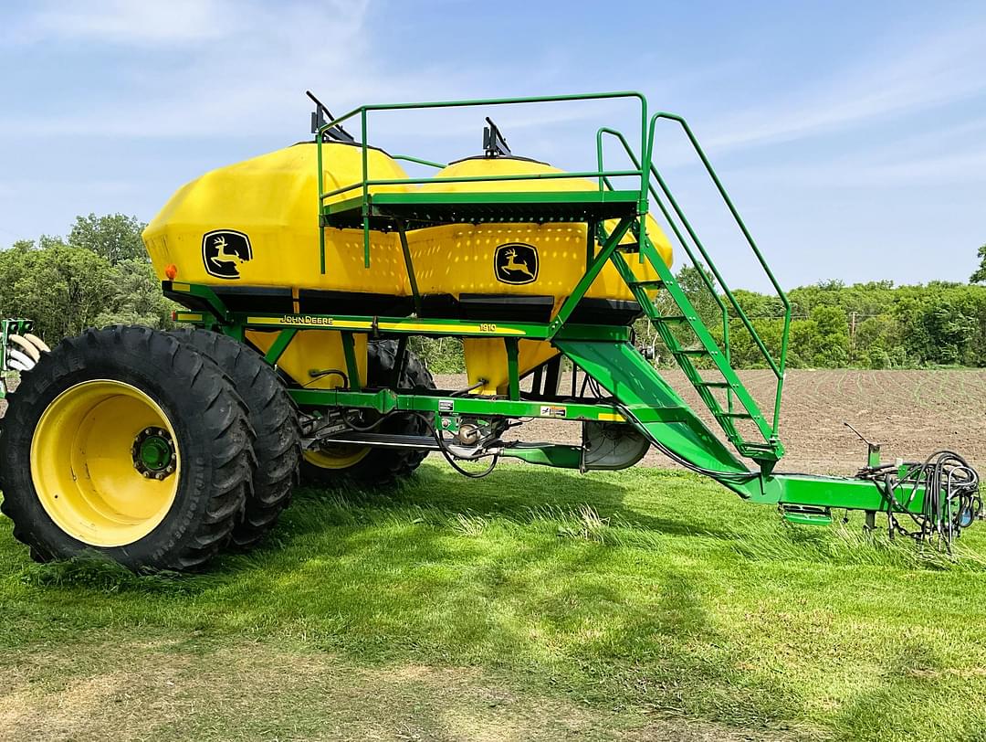 Image of John Deere 1910 Primary image