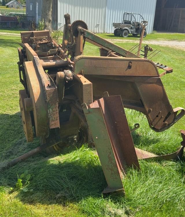 Image of John Deere 116 equipment image 3