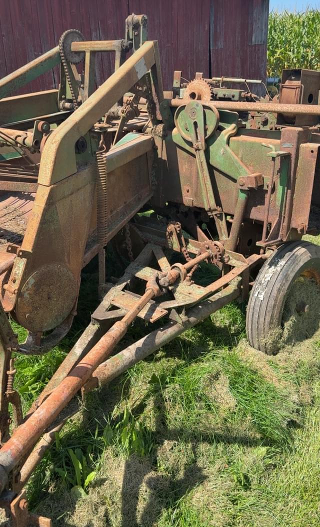 Image of John Deere 116 equipment image 4