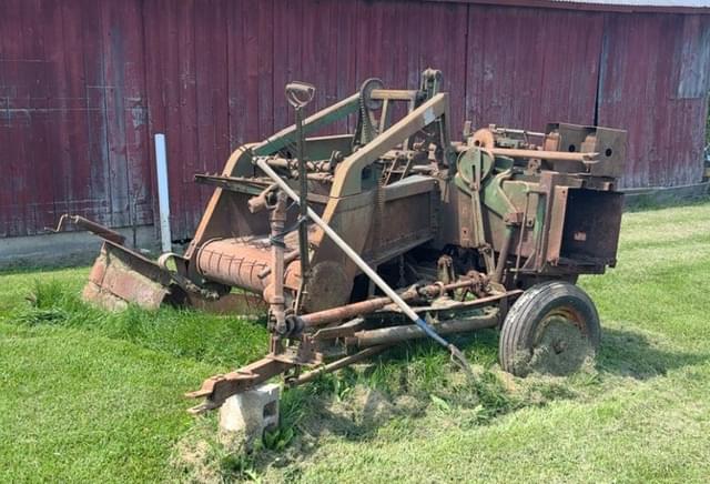 Image of John Deere 116 equipment image 1