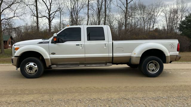 Image of Ford F-450 equipment image 1