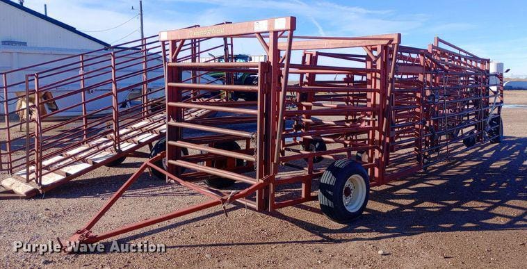 Main image Diamond W Corral