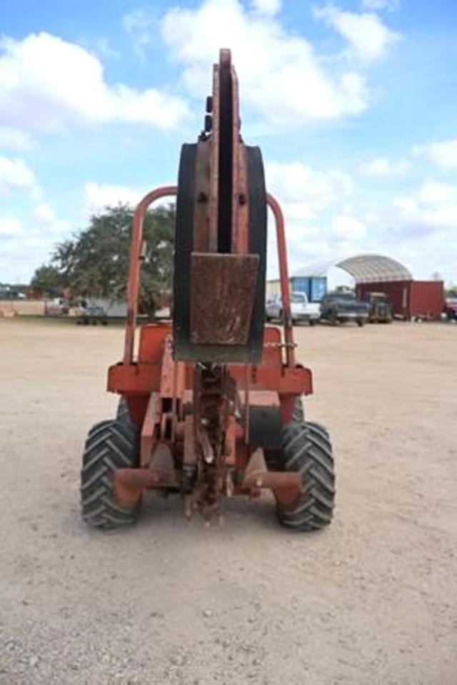 Image of Ditch Witch 3210 equipment image 2