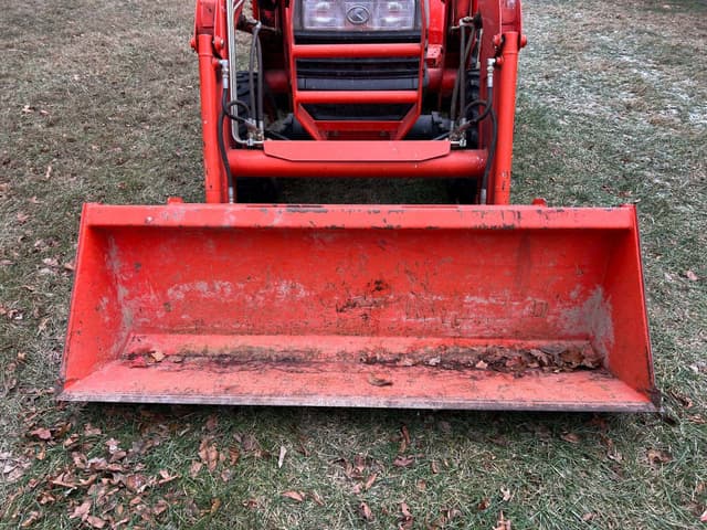 Image of Kubota L3400 equipment image 2