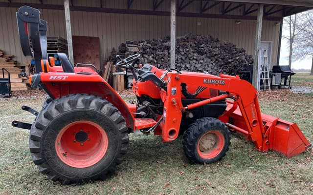 Image of Kubota L3400 equipment image 3