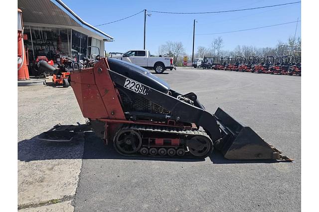 Image of Toro Dingo TX427 equipment image 3