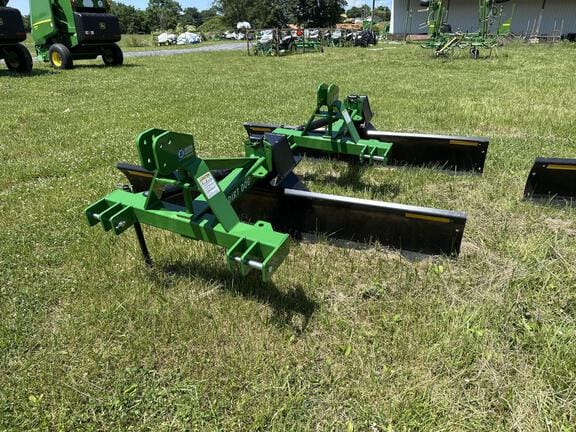 Main image Dirt Dog 7008