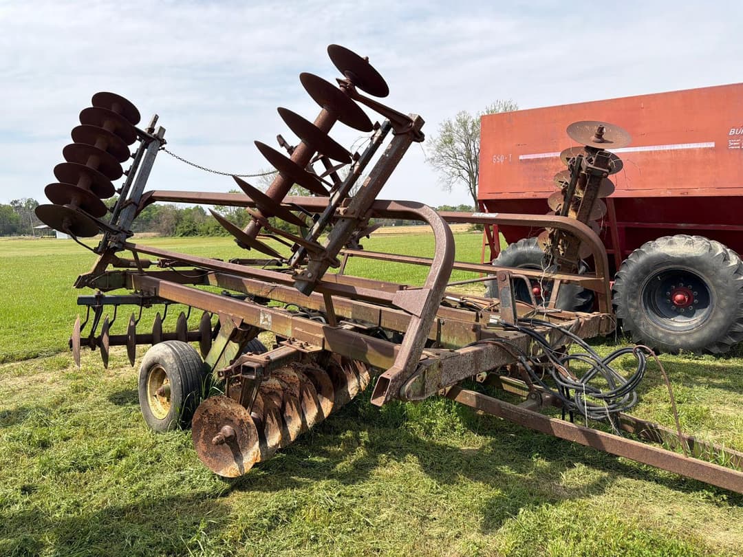 Image of John Deere 235 Primary image