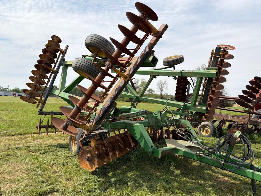 Image of John Deere 630 Image 0