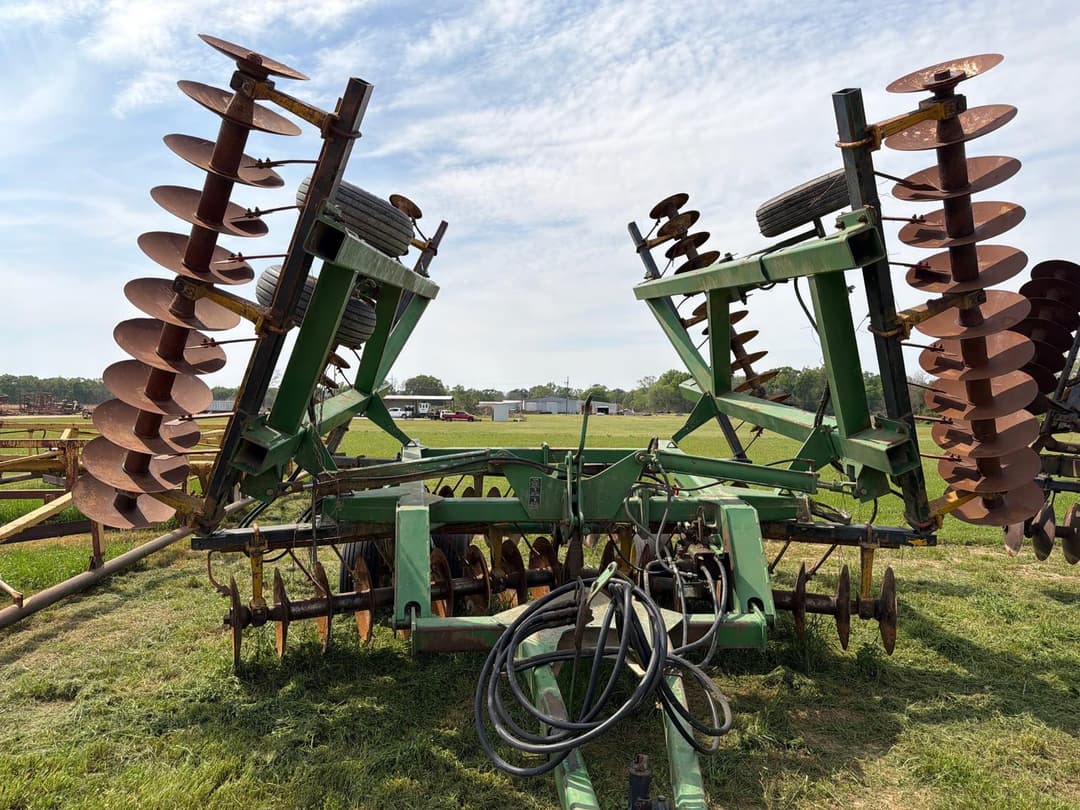 Image of John Deere 630 Image 1