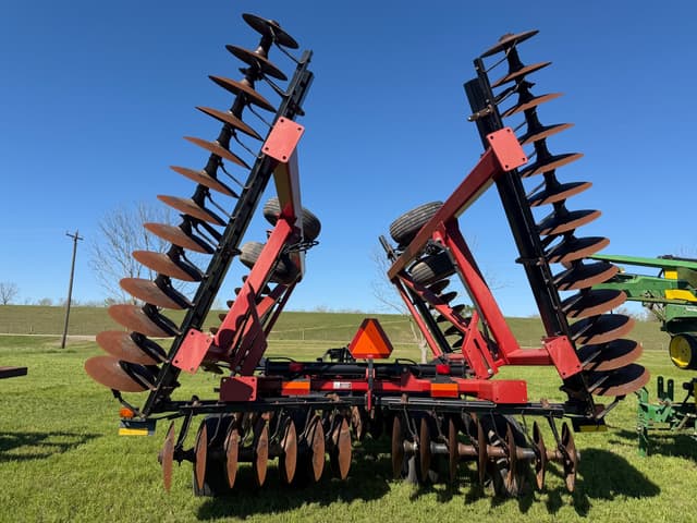 Image of Case IH 340 equipment image 2