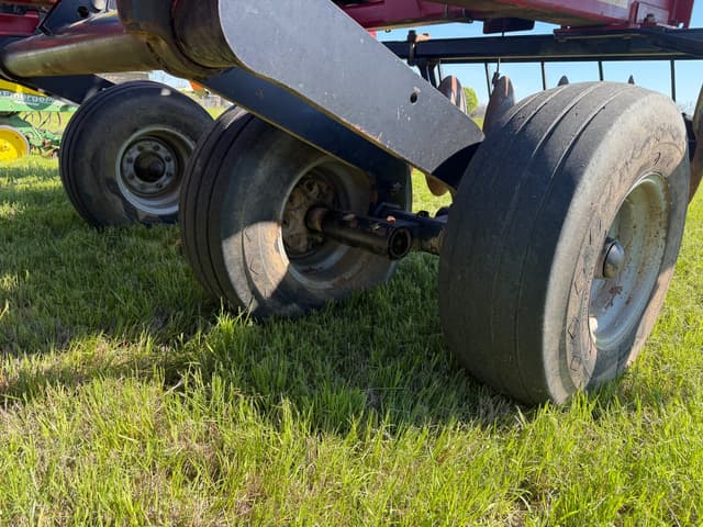 Image of Case IH 340 equipment image 4