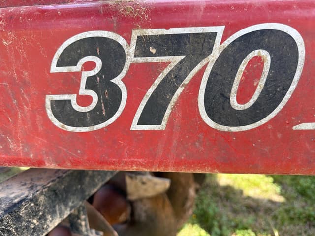 Image of Case IH 370 equipment image 4