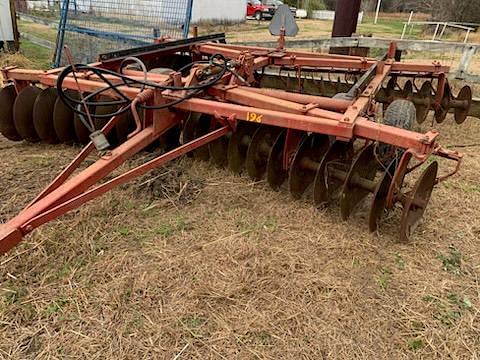 Image of Massey Ferguson 520 equipment image 1