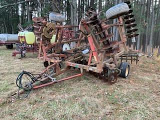 Image of Massey Ferguson 820 Image 0