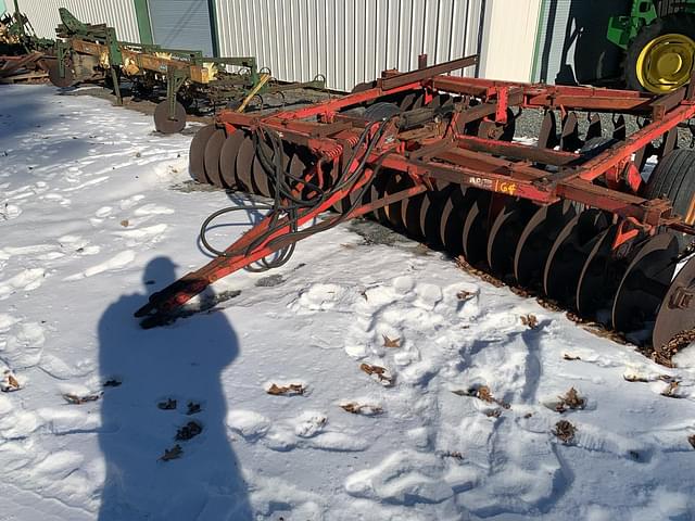 Image of Massey Ferguson 520 equipment image 1