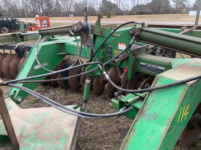 Image of John Deere 650 equipment image 3