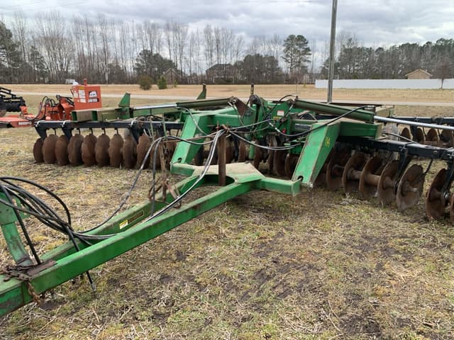 Image of John Deere 650 equipment image 2