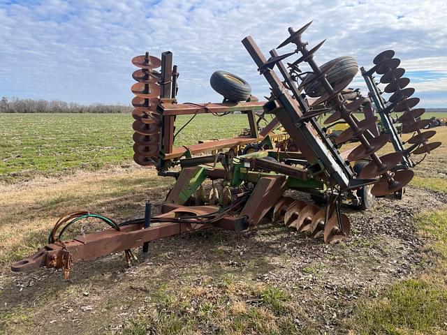 Image of John Deere 630 equipment image 1