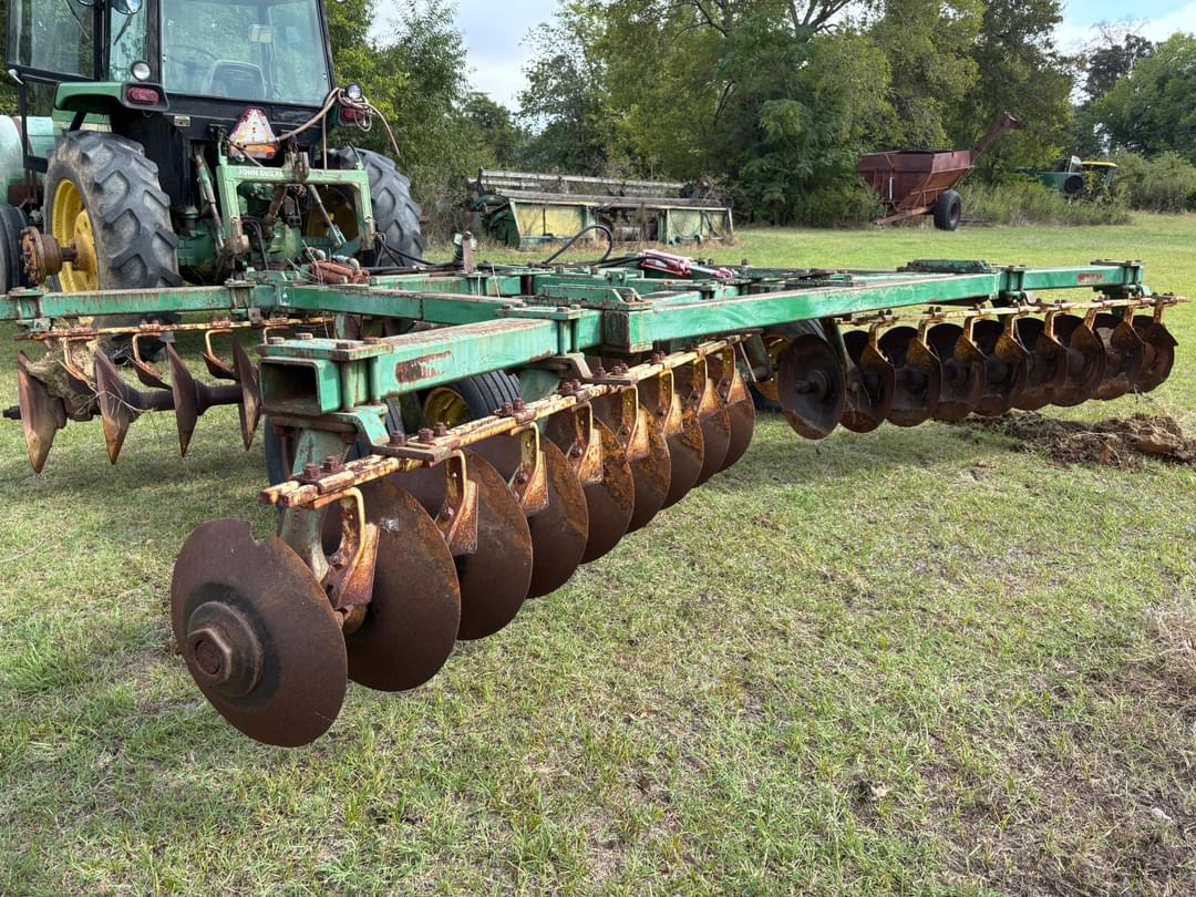 Image of John Deere 1630 Image 1