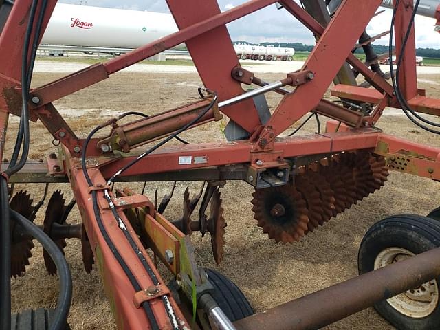 Image of International Harvester 496 equipment image 4