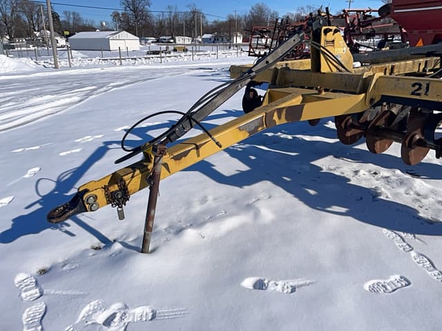 Image of Landoll 2210 equipment image 2