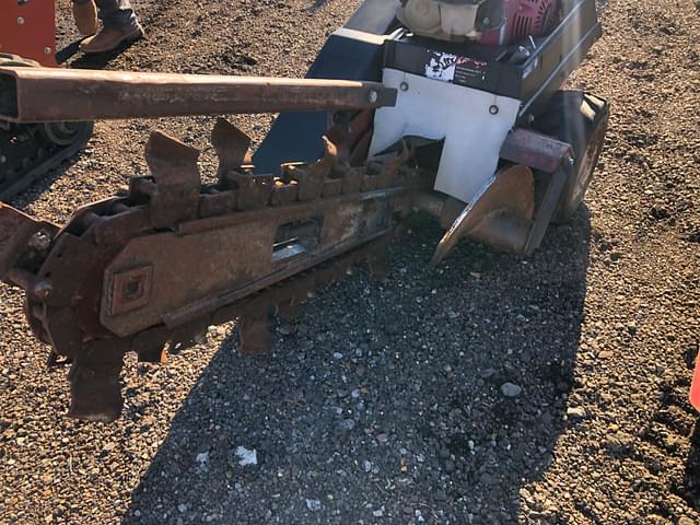 Image of Ditch Witch 1020 equipment image 3