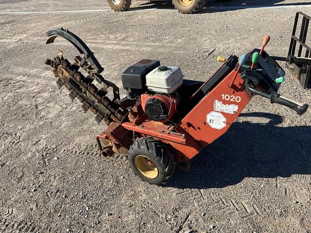Image of Ditch Witch 1020H equipment image 4