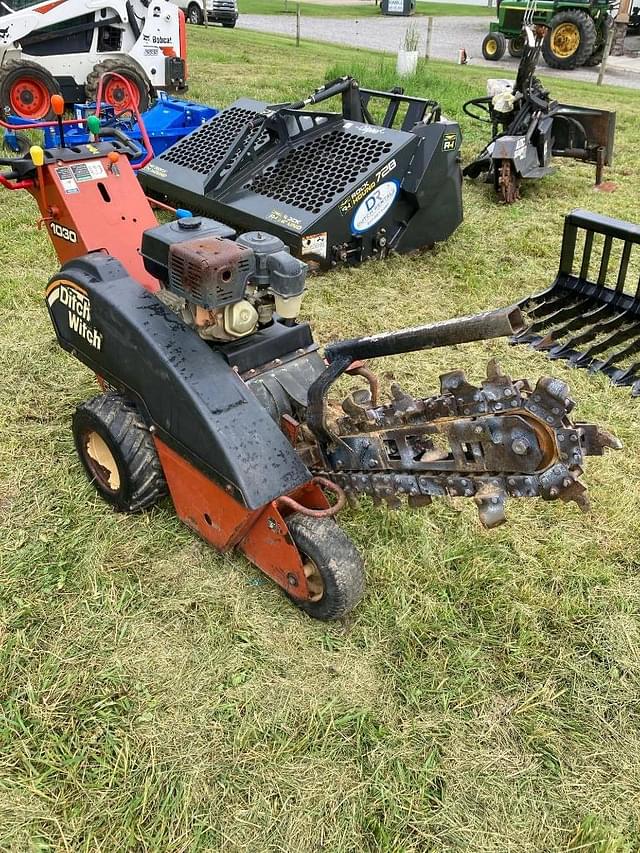 Image of Ditch Witch 1030 equipment image 2