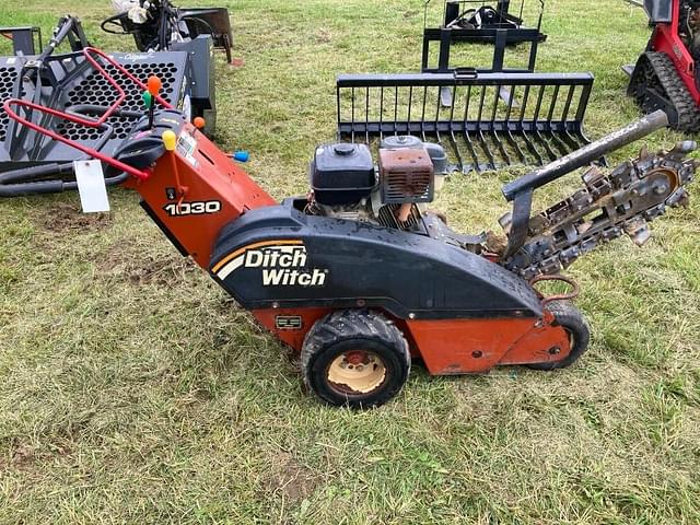 Image of Ditch Witch 1030 equipment image 3