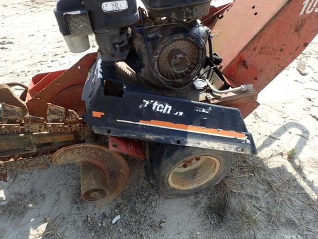Image of Ditch Witch 1030 equipment image 4