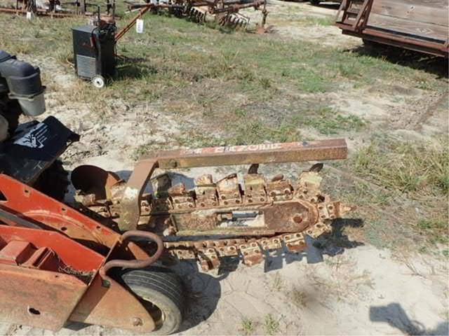 Image of Ditch Witch 1030 equipment image 2