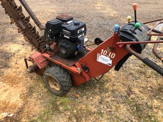 Image of Ditch Witch 1030 equipment image 2